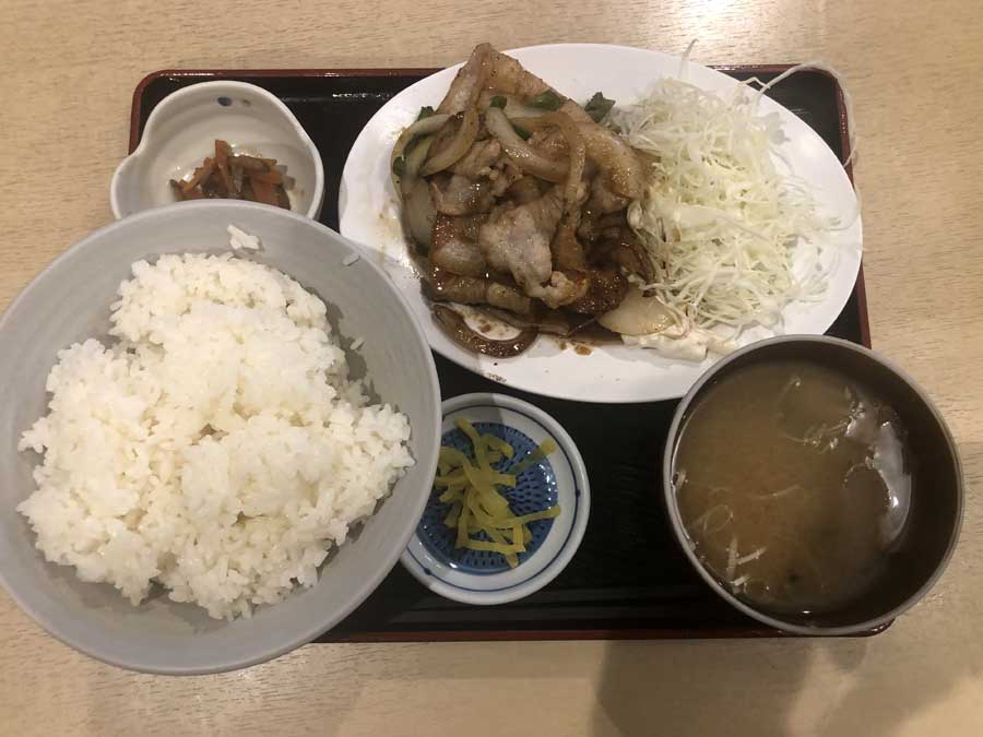 サウナセンター-生姜焼き定食